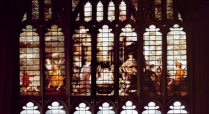 Kerststal (glas-in-lood) door Thomas Jervais